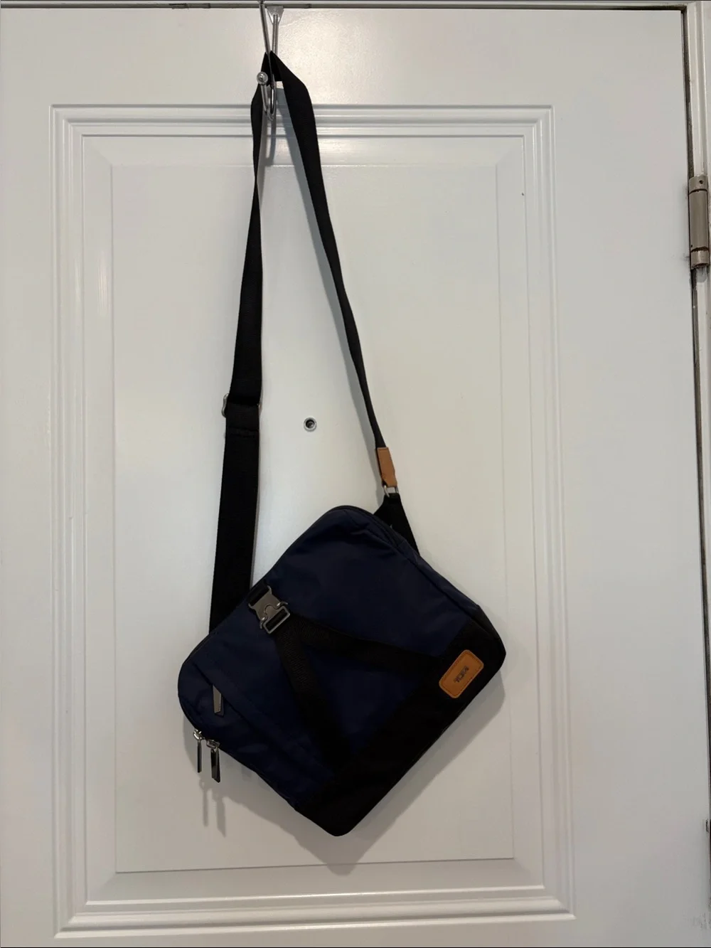 Men's Navy Crossbody Shoulder Bag - Classic Everyday Carry